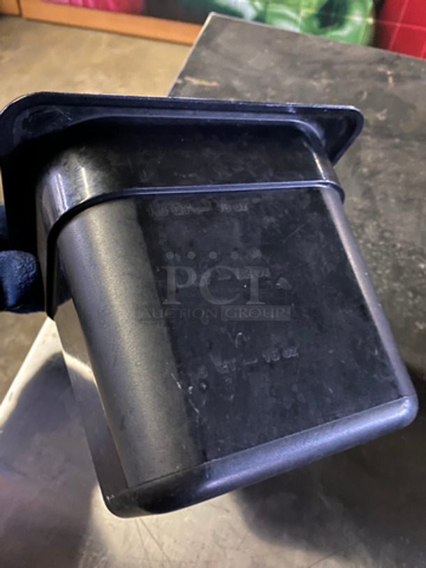 Cambro Black Poly Food Pans! 12x Your Bid! - Image 4 of 5