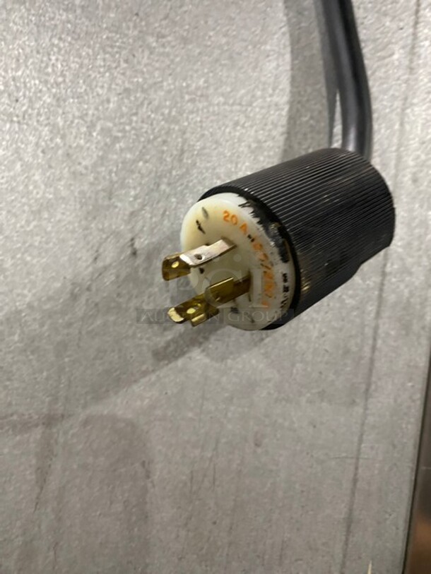 Nice! Traulsen All Stainless Steel 
 Digital Temperature control! 2Door Reach in Freezer! With Metal Racks! On caster Wheels! Model : ALT2-32WUT! Working When Removed!  - Image 10 of 10