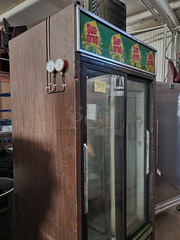 TRUE Merchandise Refrigerator on casters! - Image 3 of 3