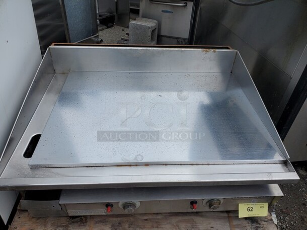 MIRACLEAN 36BFLD Natural Gas GRILL 36"X30"X17" - Image 5 of 5
