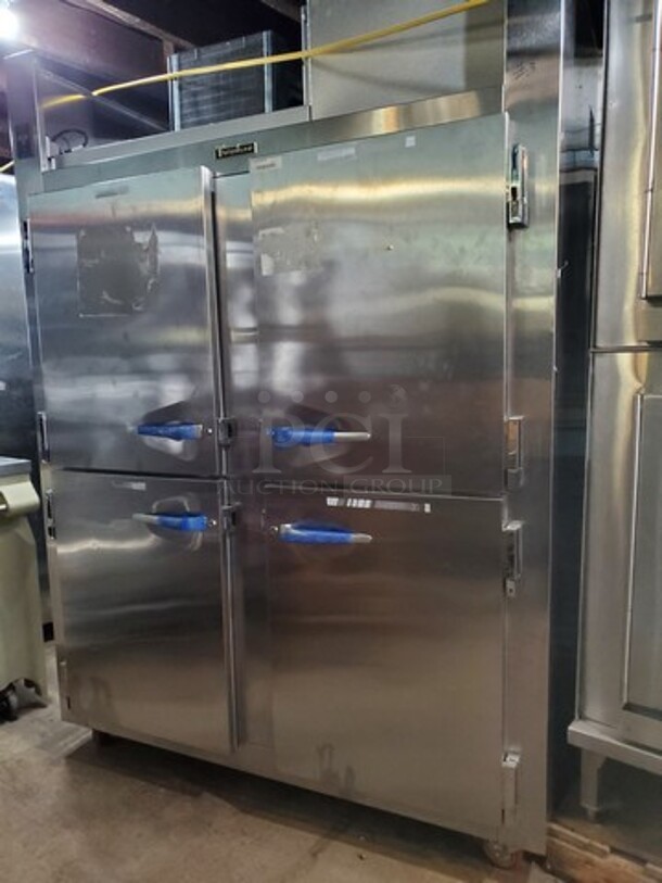 Traulsen RHT232WUT-HHS 58" Two Section Reach In Refrigerator, (4) Right Hinge Solid Doors, 115V, (Missing cover) On Casters, Very nice condition, Like new! - Image 5 of 6
