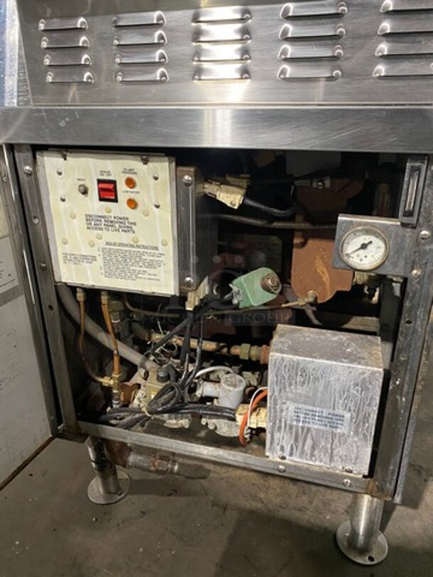 Vulcan Commercial Natural Gas Powered Dual Cabinet Steamer! All Stainless Steel! MODEL VSX24G  SN:271143126 120V 1PH - Image 6 of 11