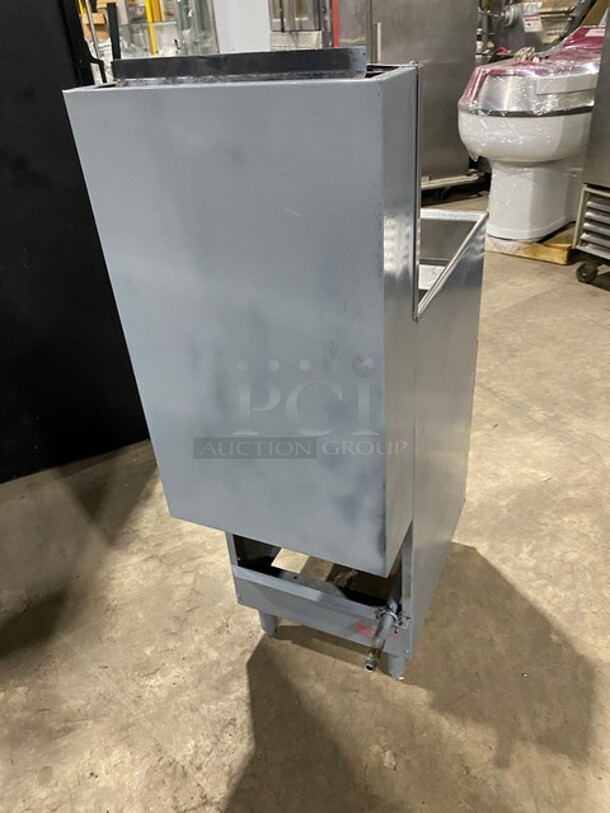GREAT! MKE Commercial Natural Gas Powered Deep Fat Fryer! All Stainless Steel! On Legs! - Image 4 of 8