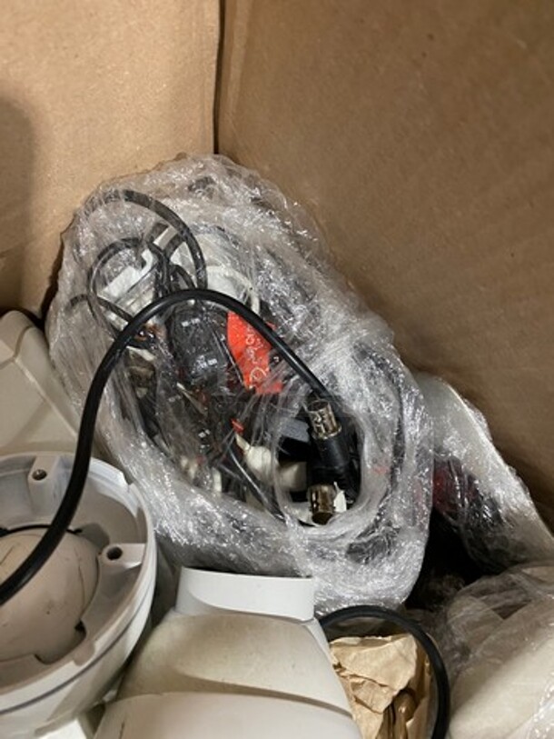 ALL ONE MONEY! Aruba Security Camaras And Bose Speakers! - Image 6 of 6