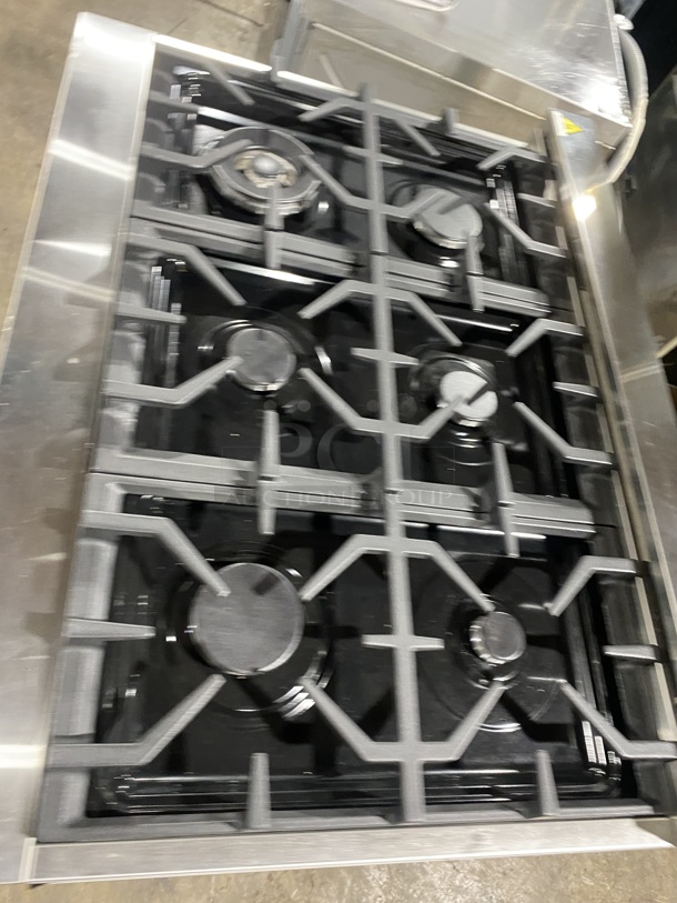 2019 AMAZING! ZLINE Gas Powered 6 Burner Stove! With Oven Underneath! Stainless Steel! On Legs! MODEL RG36 SN:RG36GE21060120-02 120V/60Hz - Image 5 of 11