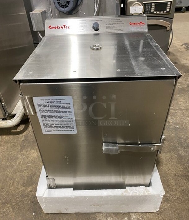 BRAND NEW IN THE BOX! Smokin Tex Electric Powered Insulated Pro Series Smoker/Slow Cooking Oven! Model 1400! SN: 140014908064 Real Wood Flavor! 110V 1 Phase! On Casters! - Image 3 of 9