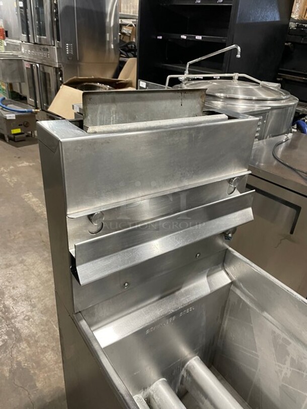 WOW! Pitco Commercial Natural Gas Powered Pasta Cooker! Solstice Supreme Edition! All Stainless Steel! With Dormont Quick Disconnect Gas Hose! On Casters! 115V! Model: SSPG14 SN: G16BA008760! Working When Removed! - Image 6 of 12