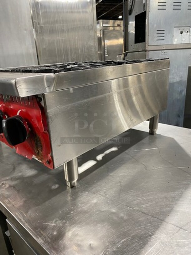 Avantco Commercial Countertop Natural Gas Powered 4 Burner Range! With Back And Side Splashes! All Stainless Steel! On Small Legs! - Image 2 of 8