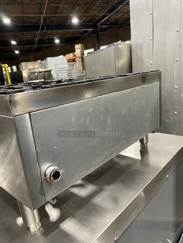 Avantco Commercial Countertop Natural Gas Powered 4 Burner Range! With Back And Side Splashes! All Stainless Steel! On Small Legs! - Image 4 of 8