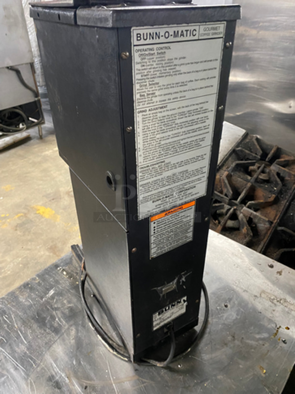 Bunn Commercial Countertop Coffee Bean Grinder! Model: G2HD SN: G300015049 120V 60HZ 1 Phase - Image 4 of 8