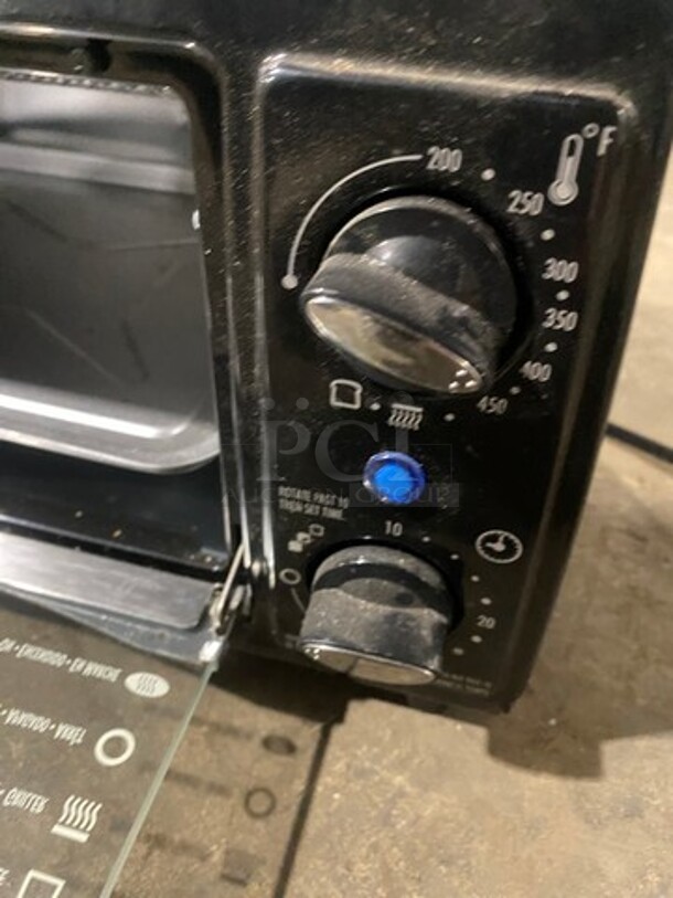 Hamilton Beach Countertop Toaster Oven! With View Through Door! Model: 31134 120V - Image 6 of 8