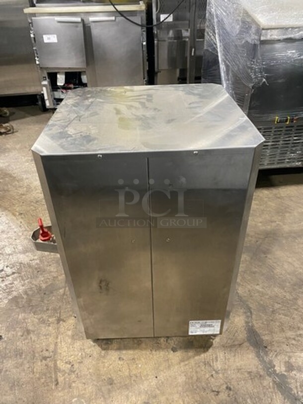 NEW! Fetco Commercial Countertop Hot Water Dispenser! All Stainless Steel! On Small Legs! Model: HWB15 SN: 06724712 120/208/240V 60HZ 1 Phase - Image 4 of 8