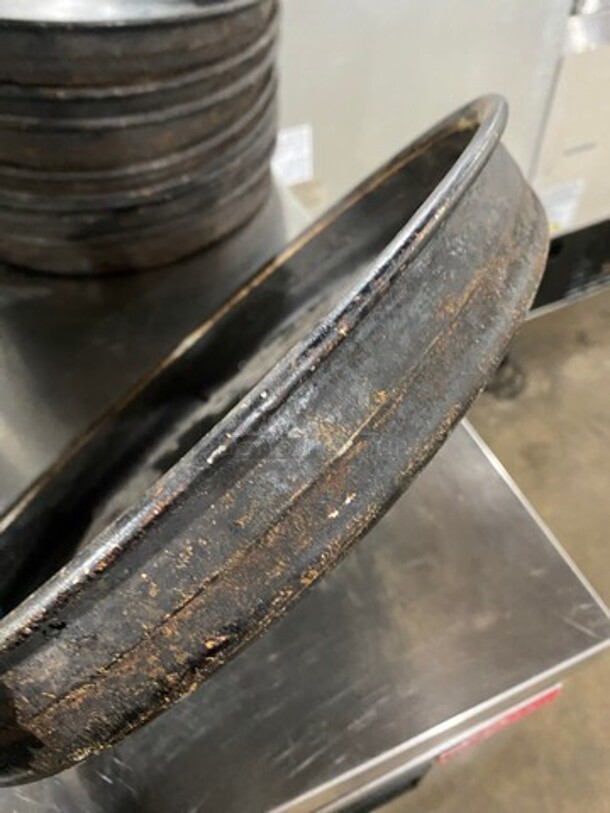 Round Deep-Dish Pan! 4x Your Bid! - Image 3 of 6