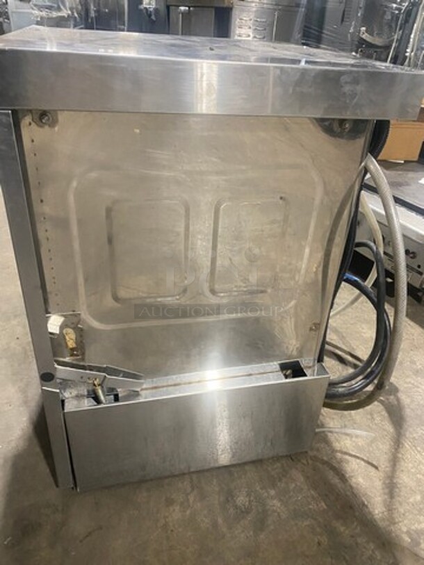 Champion Commercial Under The Counter Dishwasher! All Stainless Steel! Model: UH170B70 SN: W111128526 120/208/230V 60HZ 1 Phase - Image 4 of 9