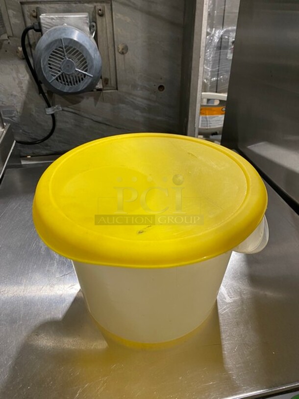 ALL ONE MOENY! Round Poly Food Holding/Storing Container! With Lid! - Image 2 of 5