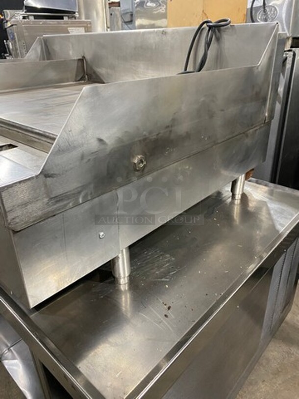 Woodstone Commercial Countertop Natural Gas Powered Flat Griddle! With Split Top! With Back & Side Splashes! All Stainless Steel! On Legs! - Image 2 of 10