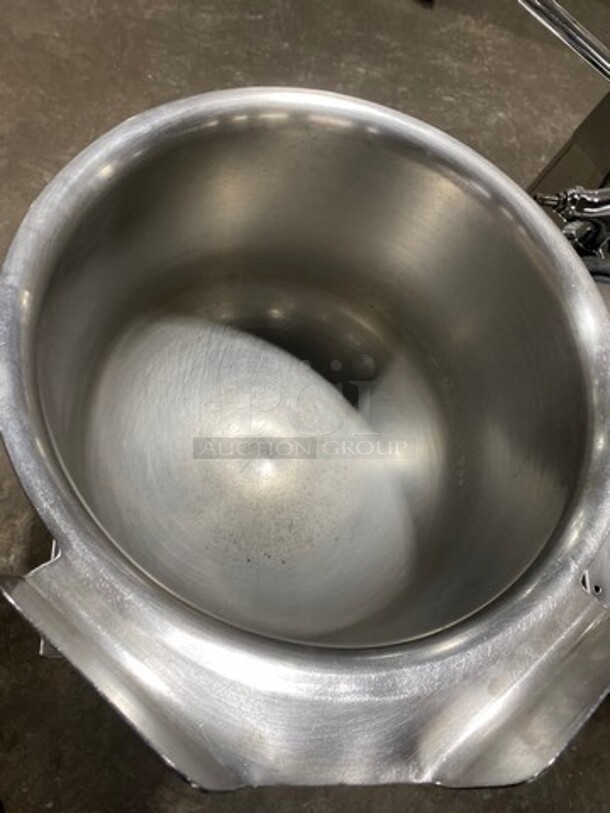 Cleveland Commercial Electric Powered Tilting Soup Kettle! All Stainless Steel! On Legs! Model: KET6T SN: WT504700A01 - Image 5 of 11