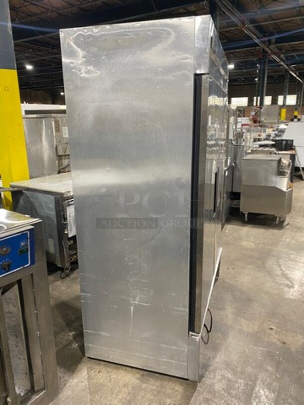 True Commercial 2 Door Reach In Cooler! Poly Coated Racks! All Stainless Steel! Model: T49 SN: 6789621 115V 60HZ 1 Phase - Image 4 of 9