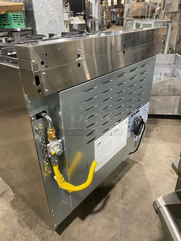 SWEET! Zline Gas Powered 6 Burner Stove! With Oven Underneath! Stainless Steel! MODEL RG36 SN: RG36GE2206022303 120V  - Image 4 of 10