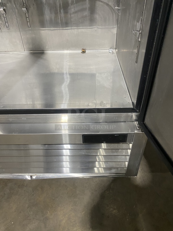 Nice! 2020 Late Model! Atosa 2 Door Reach-in Vertical freezer! Stainless Steel! MODEL: MBF8503GR SN: MBF8503GRAUS100320070600C40023 115V 1PH! Working When Removed! - Image 5 of 7