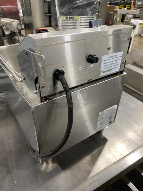 Globe Countertop Electric Powered Deep Fat Fryer! With Backsplash! All Stainless Steel! On Legs! Model: PF10E 120V - Image 4 of 8