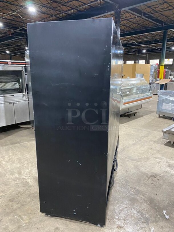 True Commercial 3 Door Reach In Cooler Merchandiser! With View Through Doors! Poly Coated Racks! Model: GDM69 SN: 14406957 115V 1PH  - Image 4 of 8