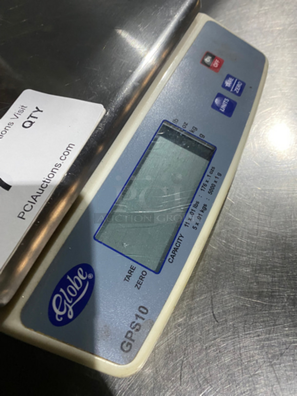 Globe Countertop Electric Food Scale! Model: GPS10 SN: 8030784 - Image 4 of 5