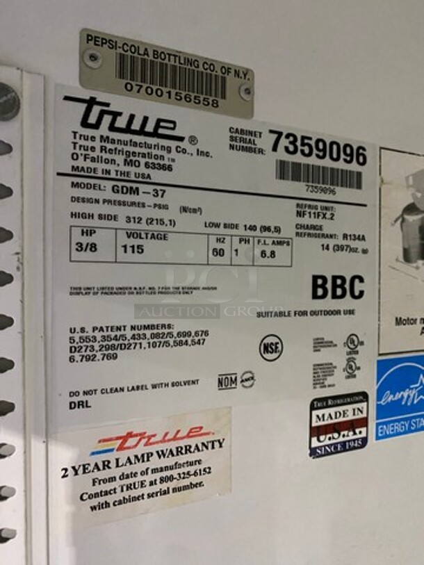 True Commercial 2 Door Reach In Refrigerator Merchandiser! With View Through Sliding Doors! Model: GDM37 SN: 7359096! 115V 60HZ 1 Phase! - Image 8 of 9