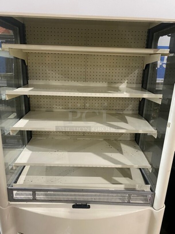 AHT Commercial Refrigerated Open Grab-N-Go Display Case! Model: ACXLULLED SN: 30456200000584 208/230V 60HZ 1 Phase - Image 2 of 9