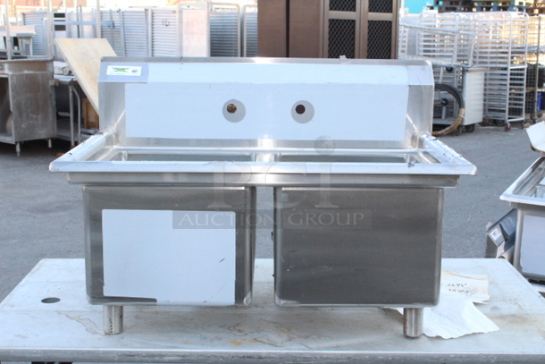 BRAND NEW SCRATCH & DENT! Regency 600S21620G 39" 16 Gauge Stainless Steel Two Compartment Commercial Sink - 16" x 20" x 12" Bowls   - Image 2 of 7