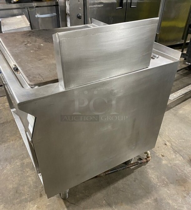 Electrolux Natural Gas Powered All Stainless Steel Plancha Flat Grill! ERMA Edition! Built On Stainless Steel Stand! On Legs! - Image 3 of 9