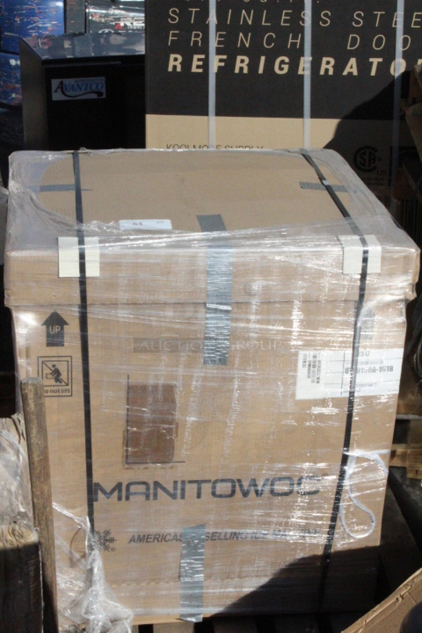BRAND NEW SCRATCH & DENT! Manitowoc UYF0190A NEO 26" Air Cooled Undercounter Half Dice Cube Ice Machine with 90 lb. Bin - 115V, 193 lb.26x28-1/2x38-1/2 - Image 2 of 3