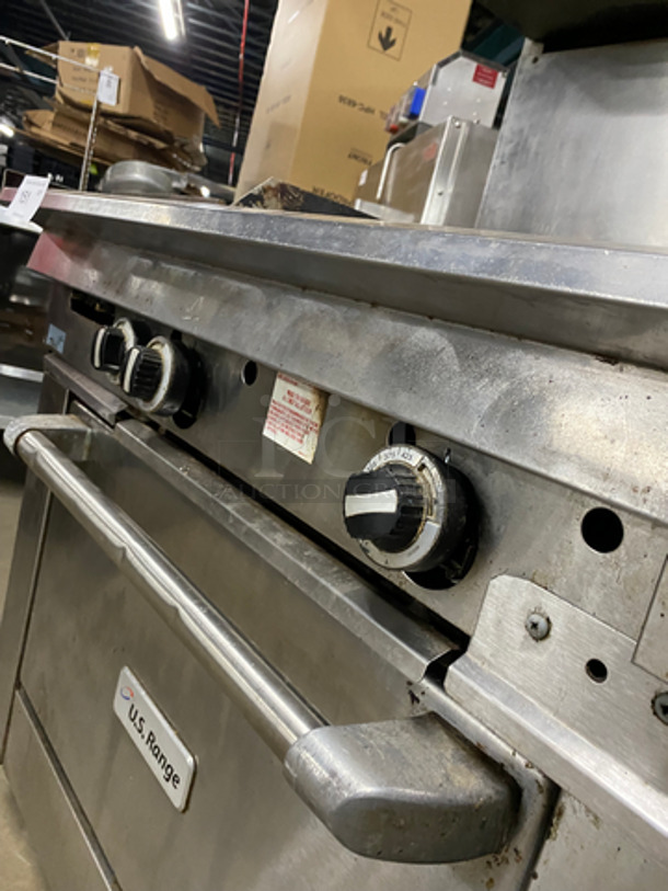 US Range Commercial Natural Gas Powered 2 Burner Stove With Flat Top Griddle! Griddle Has Side Splashes! With Raised Back Splash And Salamander! With Oven Underneath! All Stainless Steel! On Casters! - Image 9 of 11