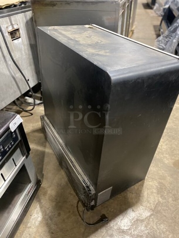 True Commercial Countertop/ Undercounter 2 Door Cooler Merchandiser! With View Through Doors! Poly Coated Racks! Model: GDM09 115V 60HZ 1 Phase - Image 4 of 5