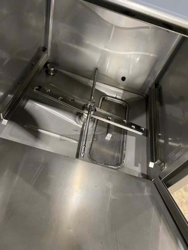 Champion Commercial Undercounter Dishwasher! All Stainless Steel! Model: UH230B SN: W2111103977 120/208/230V 60HZ 3 Phase - Image 5 of 9