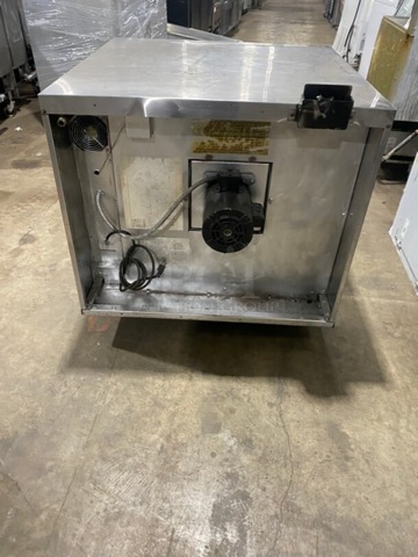 SWEET! Garland Master 200 SERIES Commercial Natural Gas Powered Convection Oven! With View Through Doors! Metal Oven Racks! All Stainless Steel! - Image 4 of 8