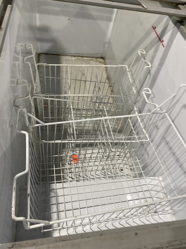 Kelvinator Commercial White Ice Cream Dipping/Display Freezer! MODEL: KCNF140WH SN:33170 115V! Working When Removed! On Casters! - Image 5 of 7