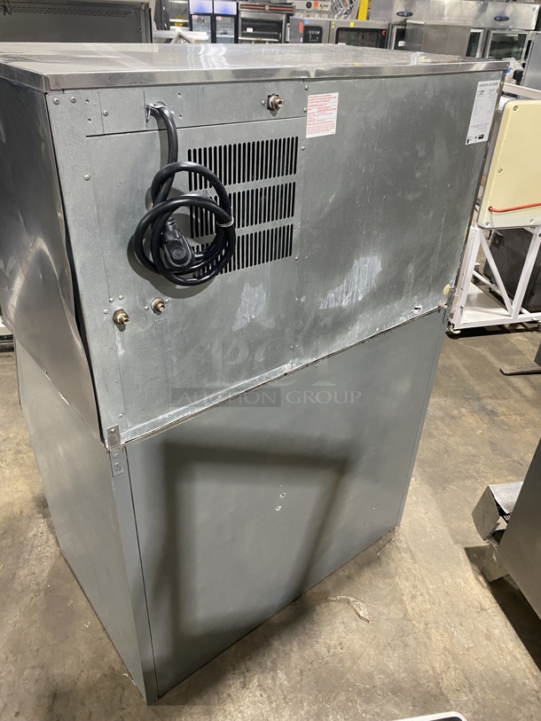 Hoshizaki Commercial Ice Maker Machine! With Ice Bin Underneath! All Stainless Steel! Model KM-1601SWH Serial E00921C!  - Image 4 of 8