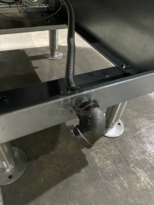NICE! Pitco Natural Gas Powered 3 Burner Deep Fat Fryer! With 2 Metal Frying Baskets! All Stainless Steel! On Legs! Model: 35C SN: G20HA030233  - Image 8 of 8