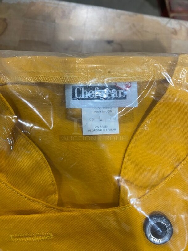 NEW! Chefwear Mens  Long Sleeve Plastic Button Jacket! Size Large 6x Your Bid! MODEL 4410  - Image 3 of 5