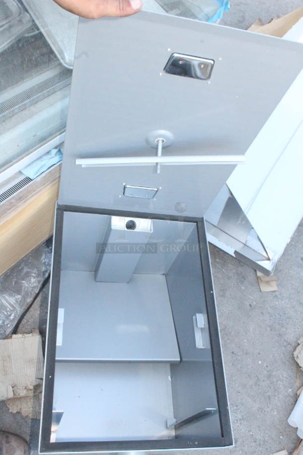 BRAND NEW SCRATCH & DENT! Regency 600GT25 50 lb. 25 GPM Grease Trap with 3" Non-Threaded Connections. Out of original packaging. 18-5/8x27-1/8x17-1/4 - Image 3 of 5