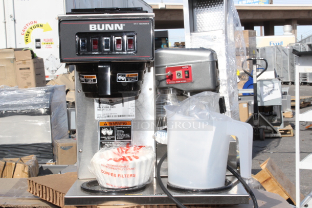 BRAND NEW SCRATCH & DENT! Bunn 13300.0003 VP17-3 Low Profile Pourover Coffee Brewer with 3 Warmers. S/N: VP17360163 - Image 2 of 7