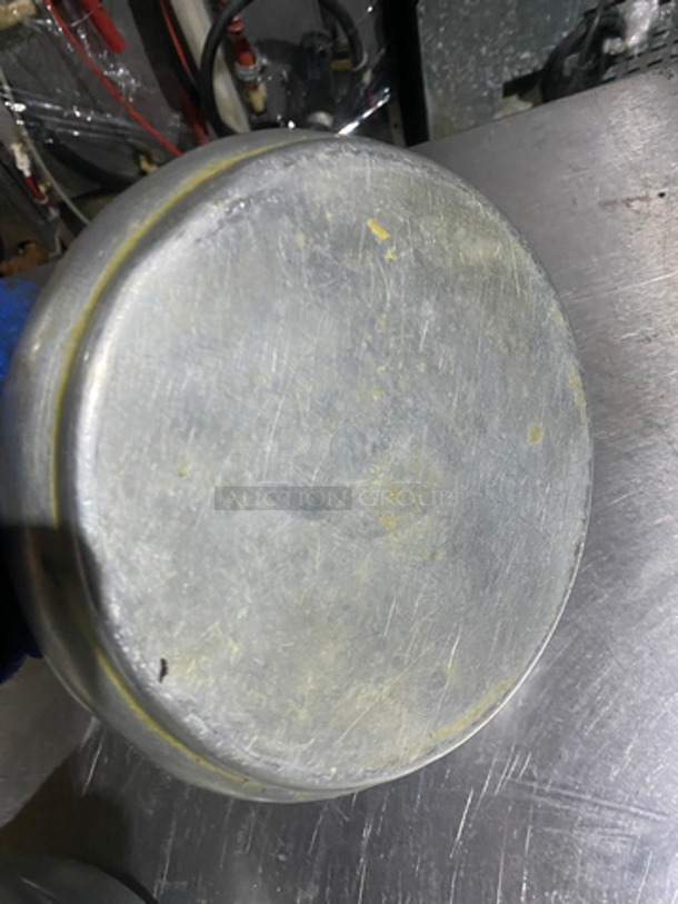 Round Metal Baking Pans! 3x Your Bid! - Image 4 of 4