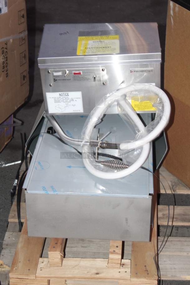 BRAND NEW SCRATCH & DENT! Frymaster PF80R 80 lb. Portable Fryer Oil Filter with Reversible Pump - 120V, 1/3 hp. Unit is dented on the left and right side panels. S/N: 2405YA0036 17-1/4x30-1/4x24-3/4 - Image 6 of 11