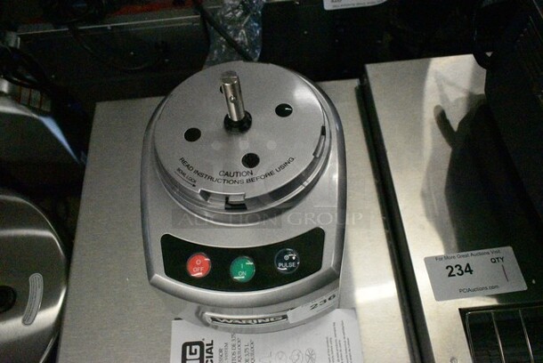 BRAND NEW SCRATCH AND DENT! Waring WFP16S 4 Qt. Clear Batch Bowl Food Processor Base - 2 hp. 120 Volts, 1 Phase. Tested and Working! - Image 4 of 6