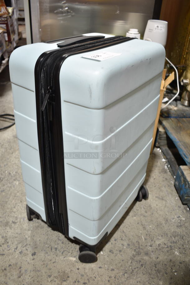 Rolling Luggage.  - Image 2 of 8