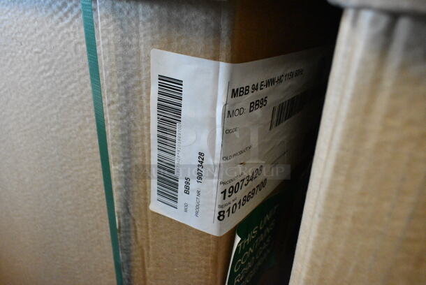 BRAND NEW IN CRATE! Micro Matic BB95 Stainless Steel Commercial 3 Door Back Bar Cooler. 115 Volts, 1 Phase. - Image 4 of 4