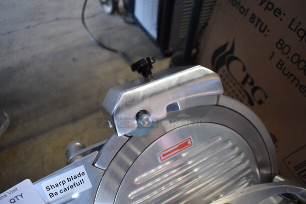 BRAND NEW SCRATCH AND DENT! Avantco 177SL512 Stainless Steel Commercial Countertop Meat Slicer w/ Blade Sharpener. 110-120 Volts, 1 Phase. 26x19x19. Tested and Working! - Image 7 of 7