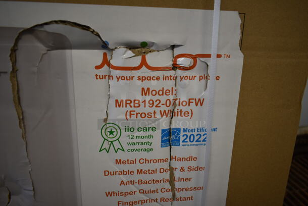 BRAND NEW IN BOX! iio MRB192-07ioFW Metal Reach In Cooler Freezer Combo. Stock Picture Used as Gallery - Image 5 of 6