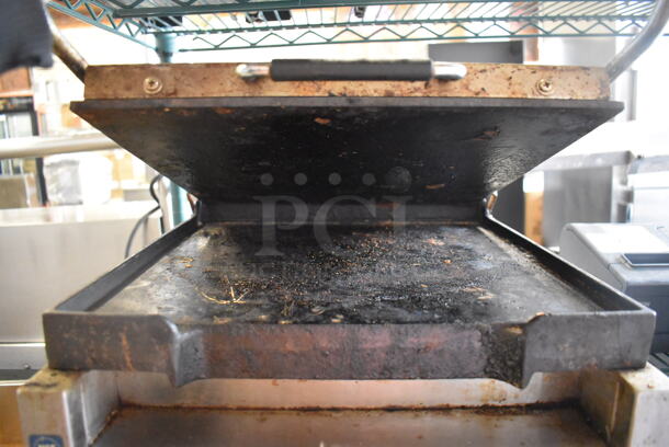 Waring WPG275 Stainless Steel Commercial Countertop Panini Press. 120 Volts, 1 Phase. 19x17x10. Tested and Working! - Image 5 of 6